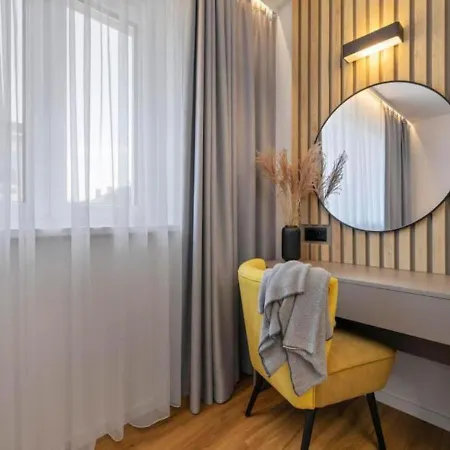 Modern Near Train Station #11 Apartment *