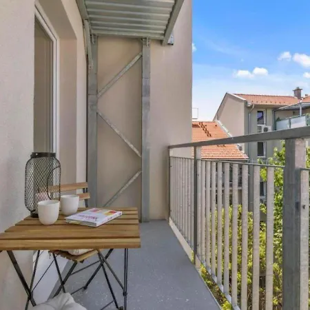 Modern Near Train Station #11 Apartment Pressburg