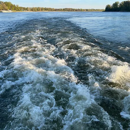 Apartment Modern Near Train Station #11 *