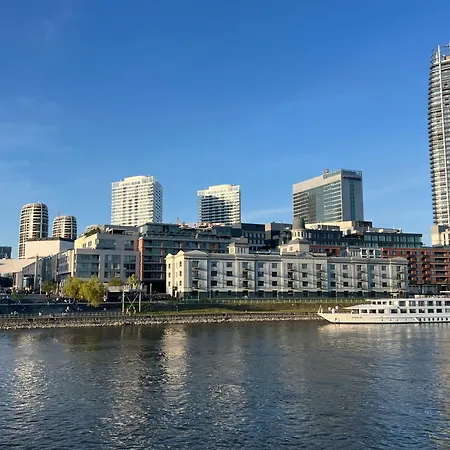 Modern Near Train Station #11 Апартаменти