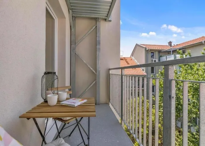 Modern Near Train Station #11 Apartament Bratislava