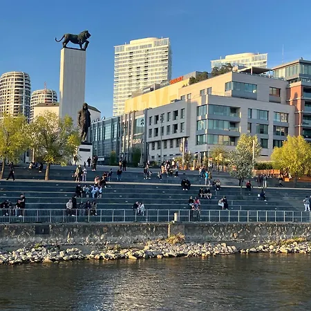 Modern Near Train Station #11 Apartment Pressburg